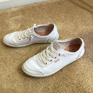BOBS white canvas shoe